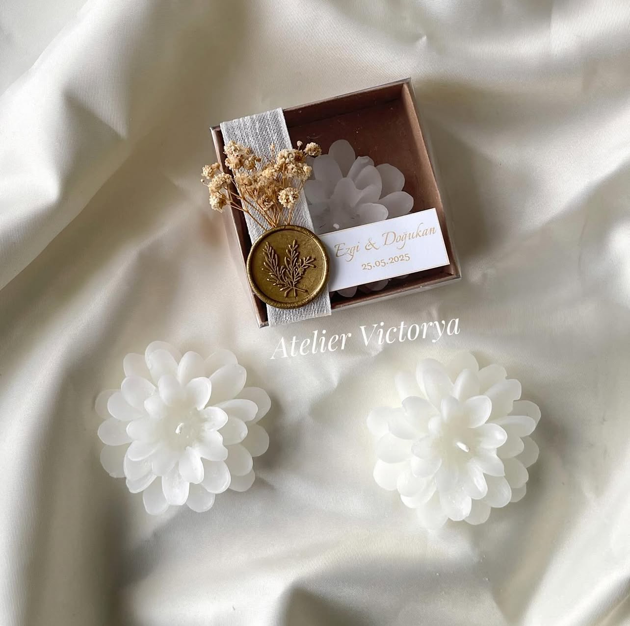 Mühürlü Kraft Kutulu Lotus Mum