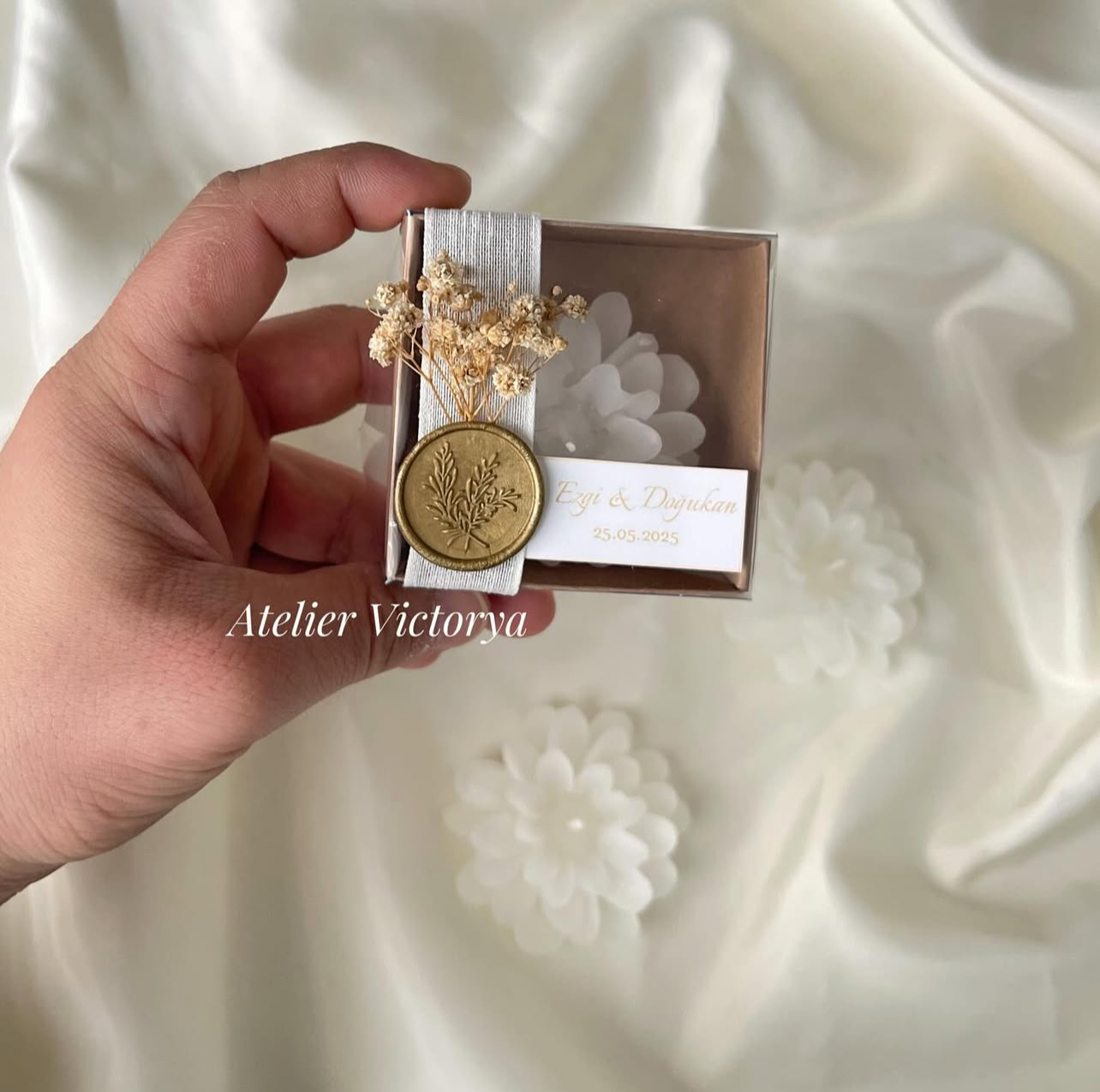 Mühürlü Kraft Kutulu Lotus Mum