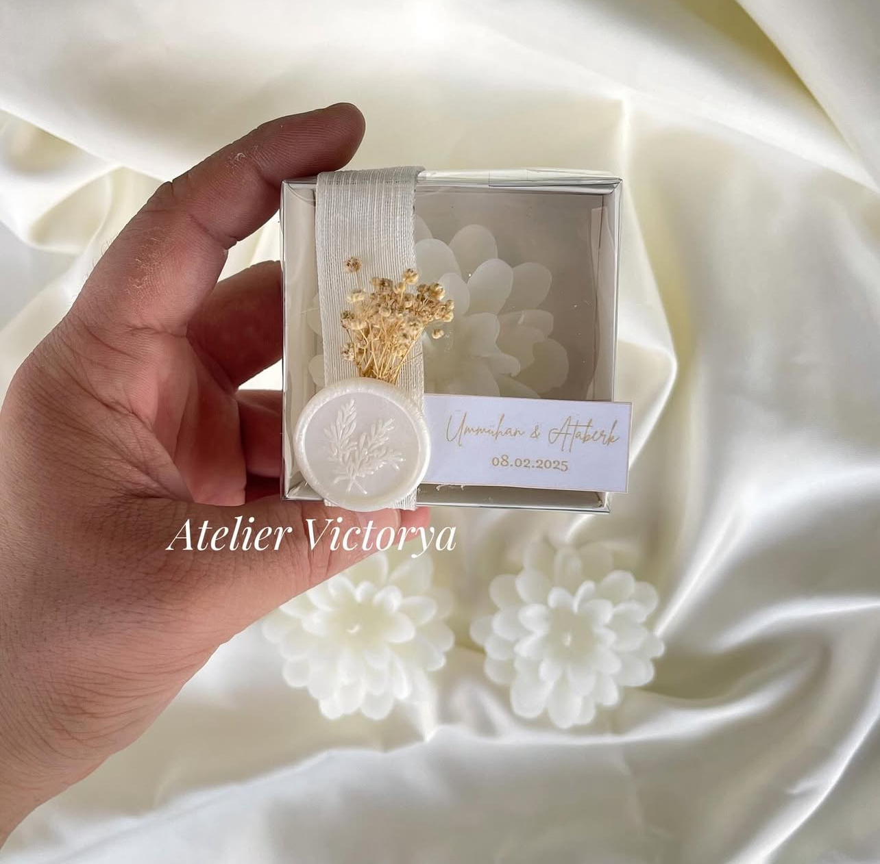 Mühürlü Lotus Mum