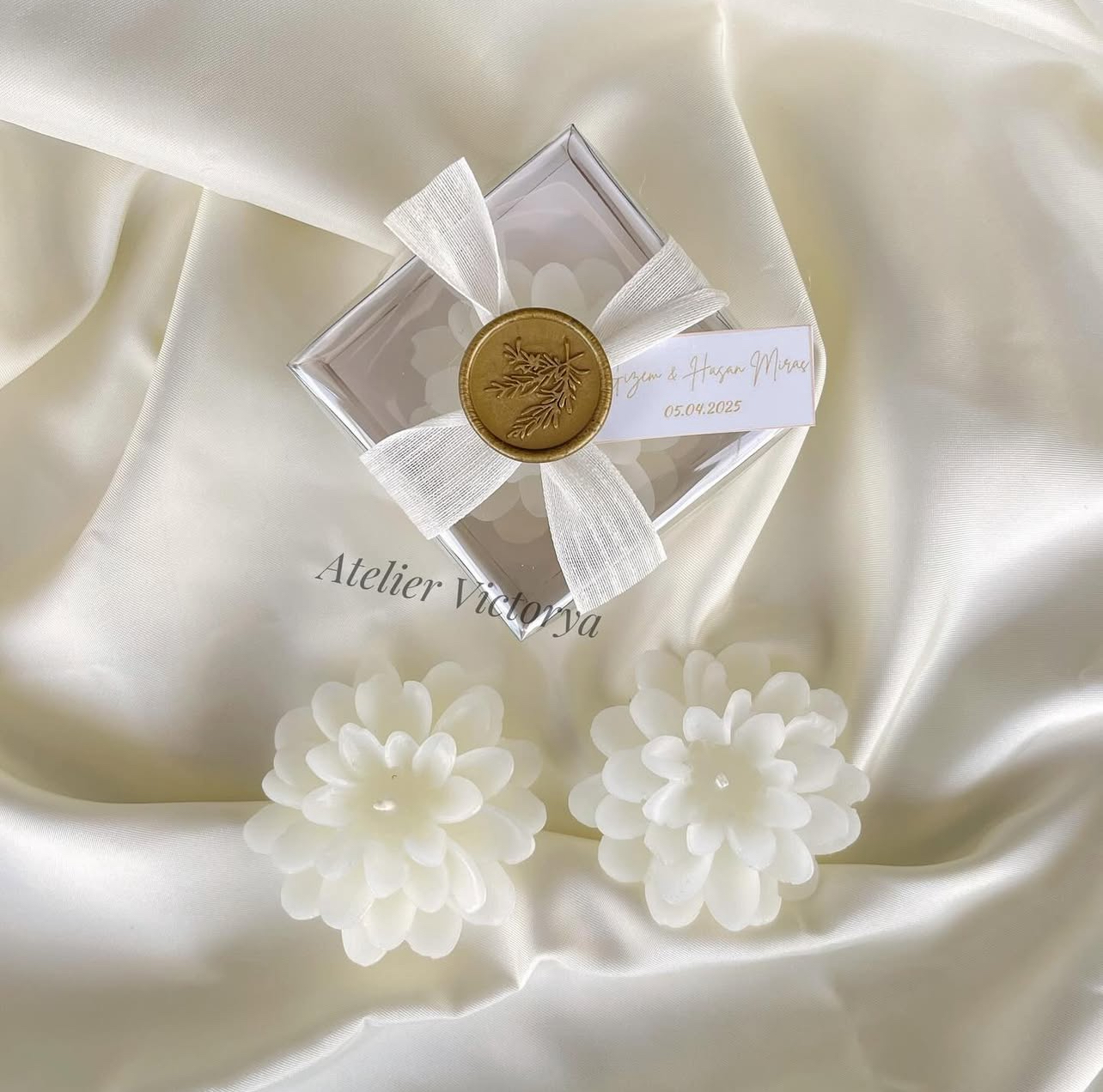 Mühürlü Lotus Mum